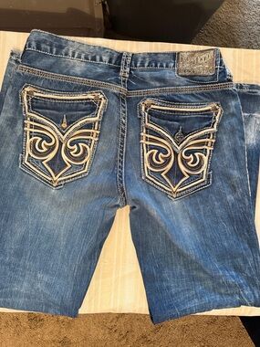 Affliction Men's Relaxed Jeans with Cream stitching & Embellished Back Pockets